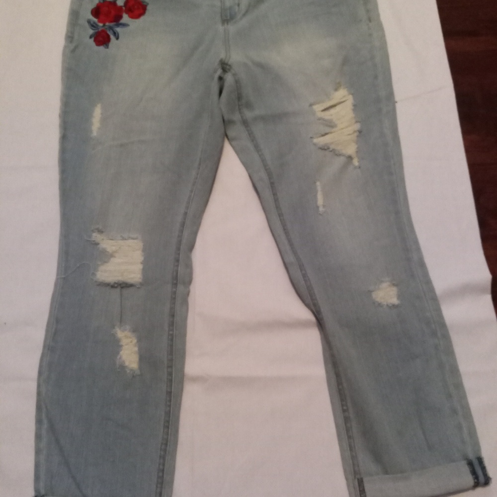 Mid-rise denim jeans